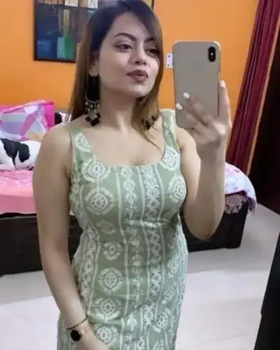 Call Girl in Mandar